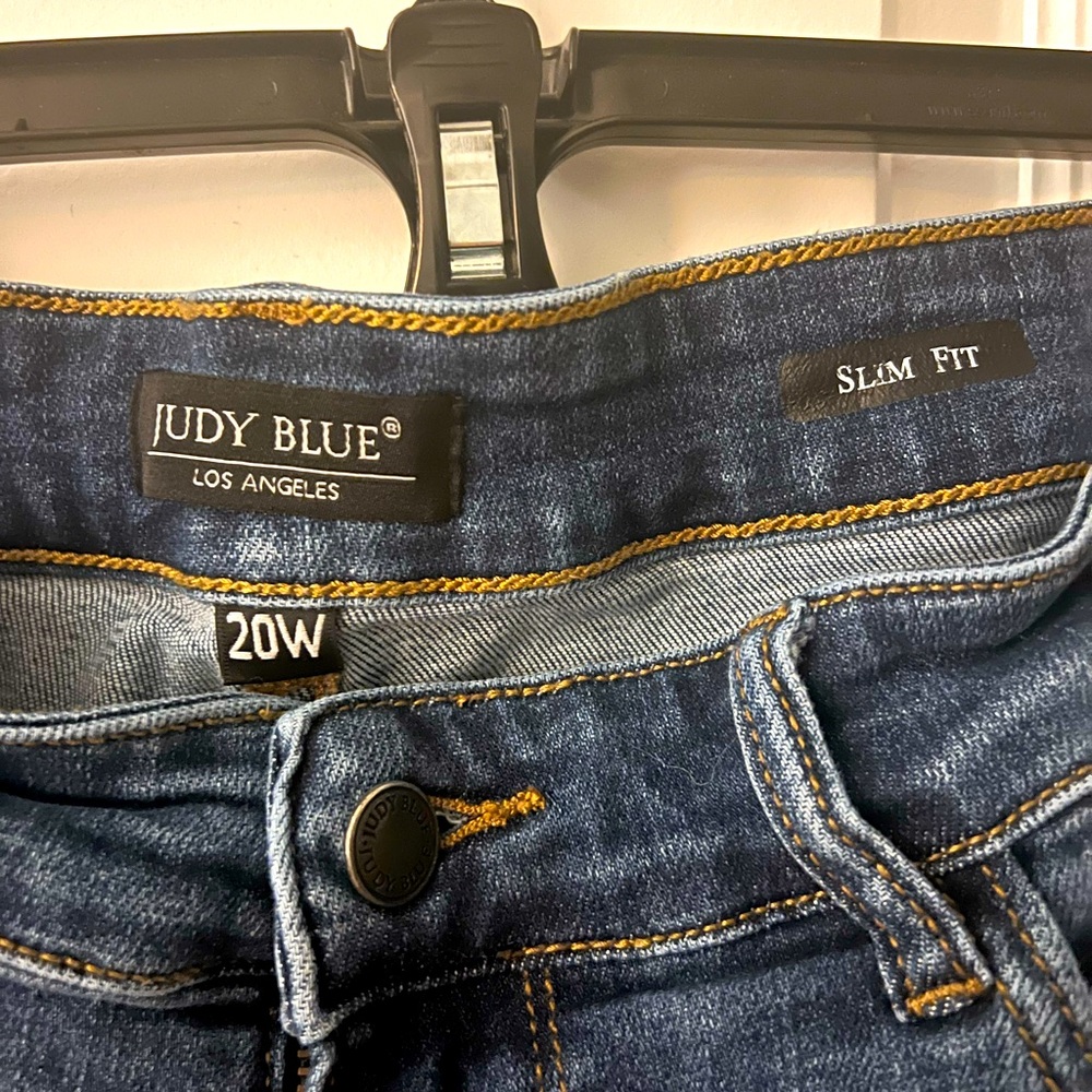 Judy Blue RN # 116380 skinny